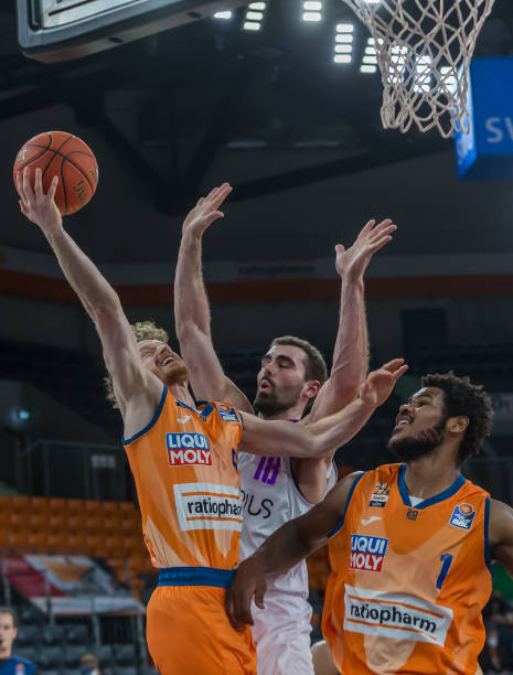 他不仅外线 他不仅外线